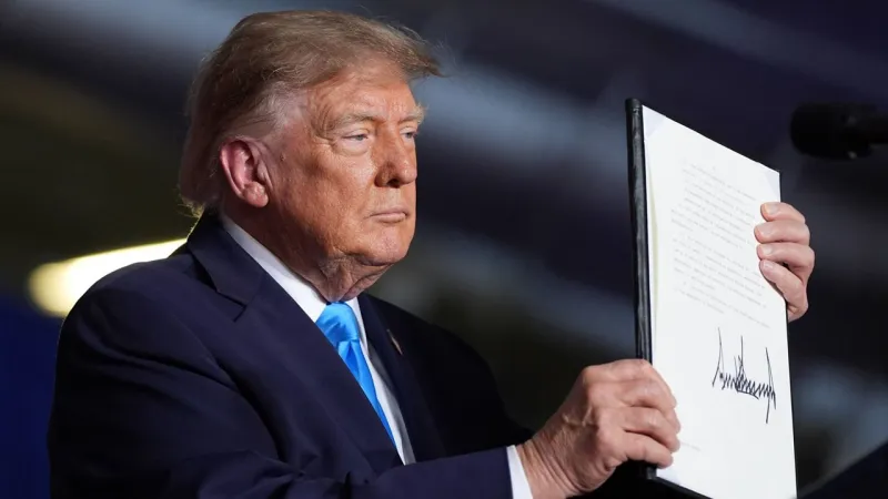 Trump signs order extending tax-free use of red-dyed diesel during midterm stop in Nebraska