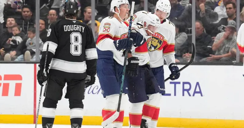 Panthers forward Brad Marchand sustains left leg injury in second period against Kings