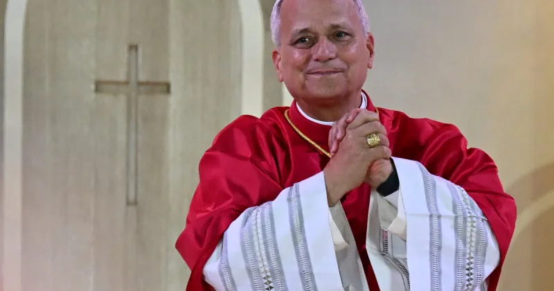 White Sox fan Pope Leo XIV dodges miracle question with a smile