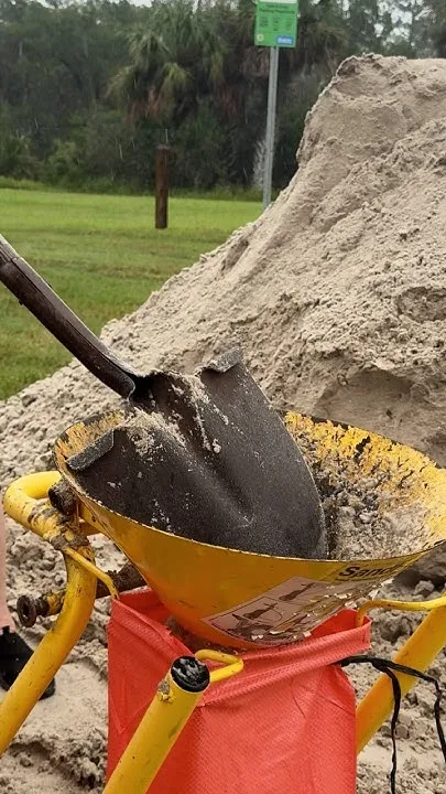 Sandbags at Linda Pedersen Park (Video)