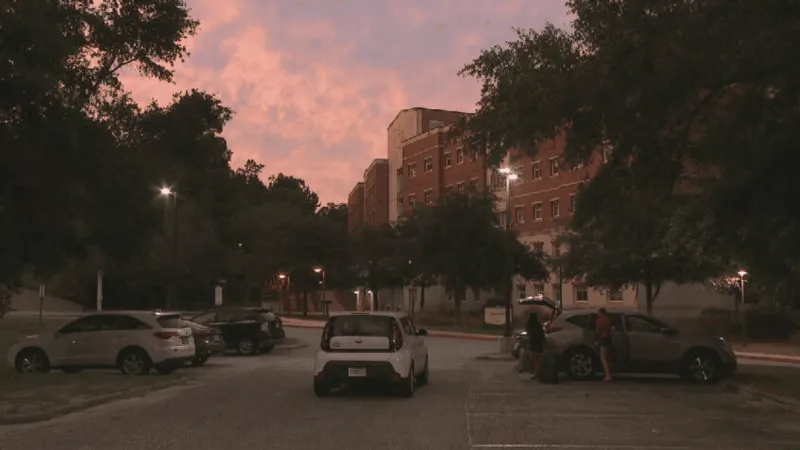 UWF students living on campus scramble to evacuate for Isaias after 24-hour notice