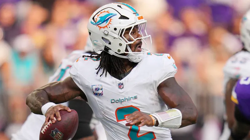 Dolphins' Bobby Slowik's intriguing defense of Malik Willis comes with a "but"