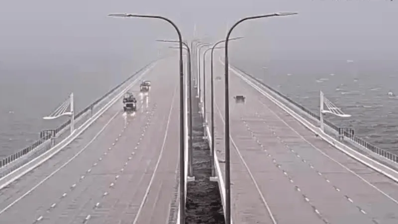 Pensacola Police close Three Mile Bridge ahead of Hurricane Isaias