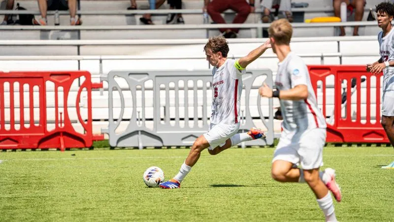 Men's Soccer Falls in Close Contest Against No. 10 Patriots