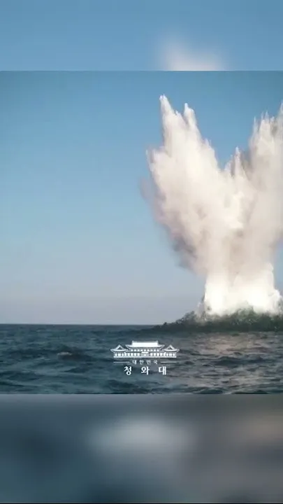 South Korea's Lee oversees first hypersonic missile test (Video)