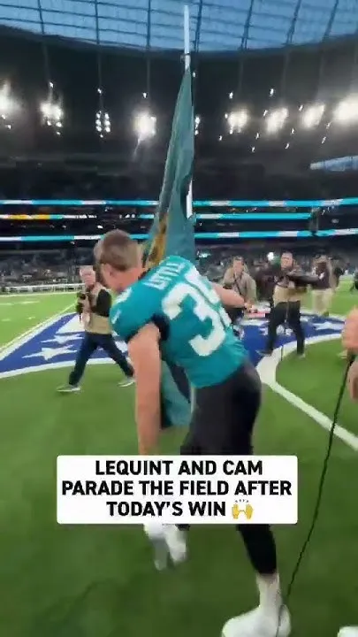 Shocked THE WORLD #PHIvsJAX #DUUUVAL (Video)