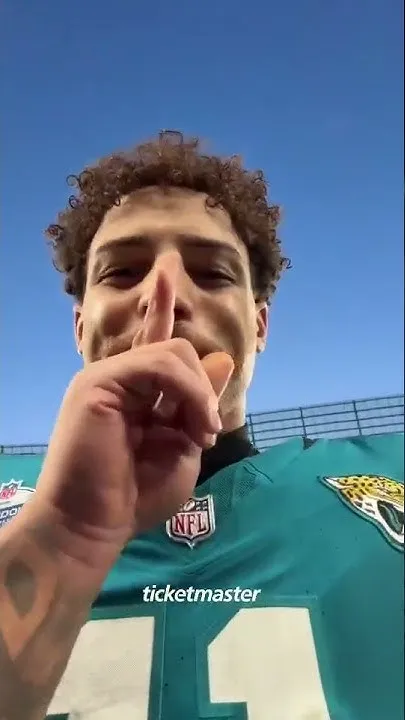 International love  #PHIvsJAX #DUUUVAL (Video)
