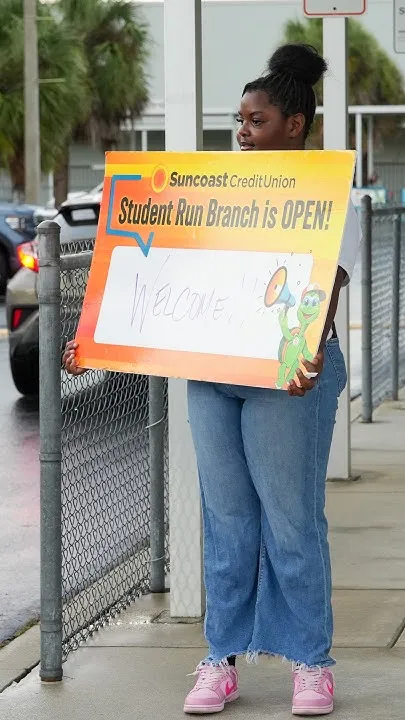 Students Take the Lead at Heron Creek's Student-Run Credit Union (Video)