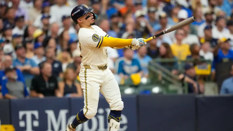 Contreras delivers and Milwaukee's bullpen shines as the Brewers top the Dodgers 7-4 in NLCS Game 2