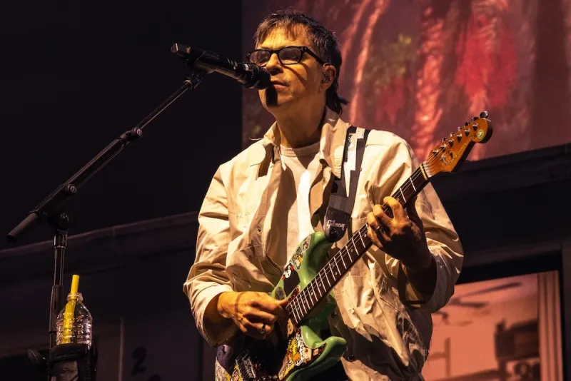 Photos: Weezer punched the golden ticket at Orlando's Kia Center