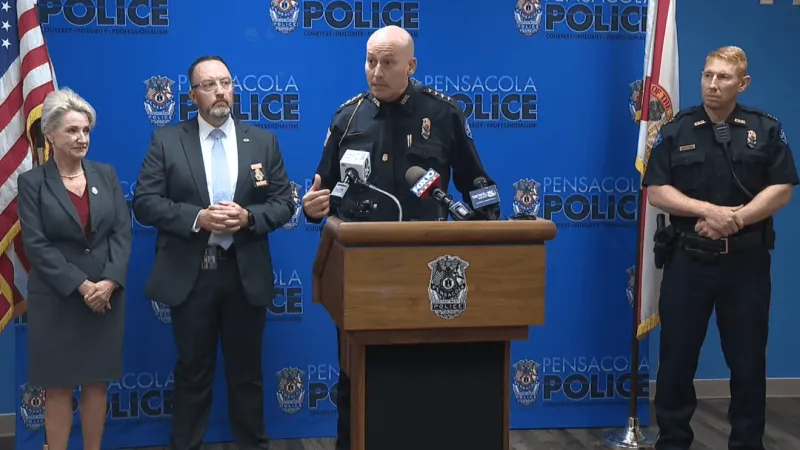 Police: Part-time Pensacola officer arrested in full uniform after purchasing opioids
