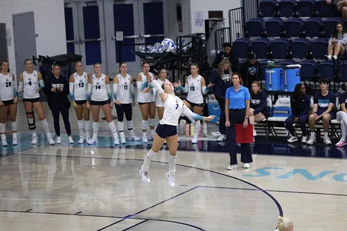 Tritons serve up 15 aces in sweep of Saint Leo