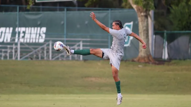 Manning Nets First Career Brace as Hatters Fall to Florida Atlantic, 3-2