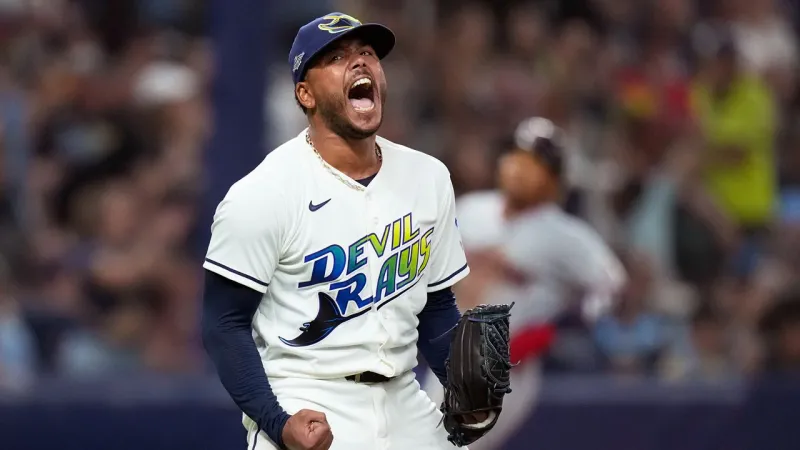 Freddy Peralta, Liam Hicks lift the Rays to a 3-1 win over the Guardians that evens the ALCS at 1-1