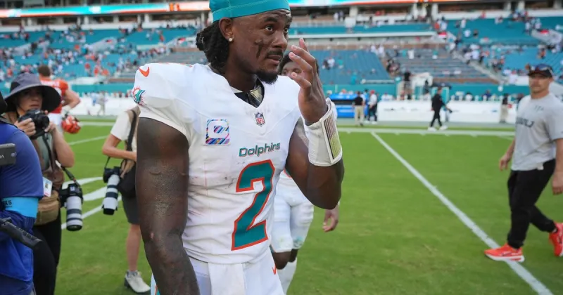 Dolphins coach says "we all need to be better" as QB Malik Willis struggles in loss to Bengals