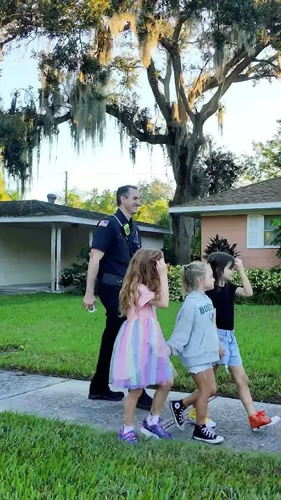 Dunedin elementary schools participated in Walk to School Day on October 14 (Video)