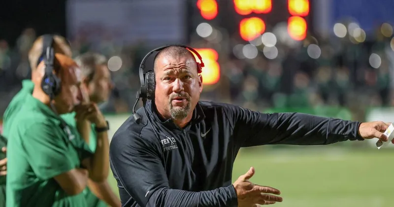 Peacock investigation: In face of allegations, Peacock to keep coaching Venice High