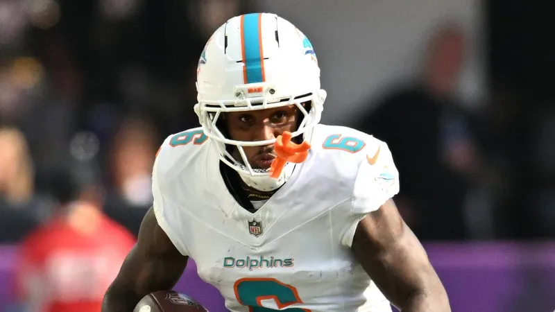 Jon-Eric Sullivan's 3 best (and worst) offensive moves as Dolphins hit their bye