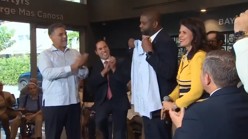 Gubernatorial candidates Donalds and Jolly campaign in Miami, Deerfield Beach ahead of Election Day