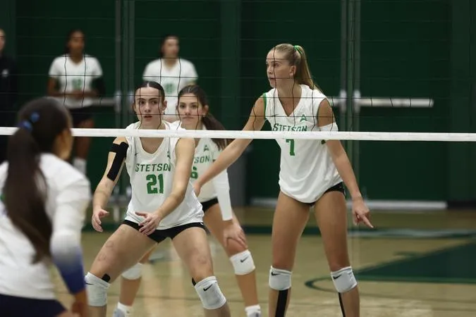 Hatters Fall in Five Sets to North Florida