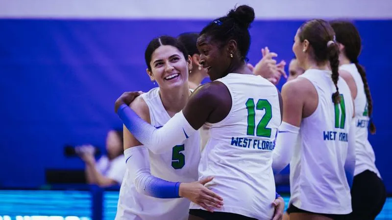 Volleyball Battles Back to Beat Bellarmine, 3-2