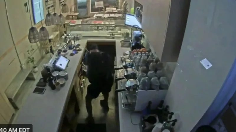 Burglar smashes into Miami Beach restaurant, steals cash register drawer, surveillance video shows