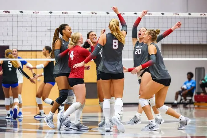 Panthers Bounce Back, Defeat Rollins to Improve to 3-1 at Home