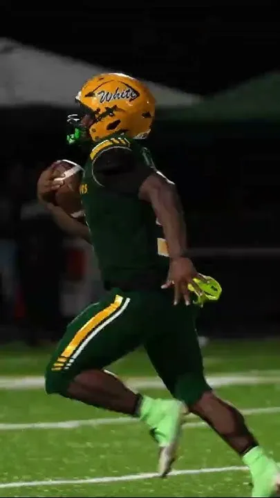 RONTREZ LLOYD HITS THE GAS AND HE'S GONE!  (Video)
