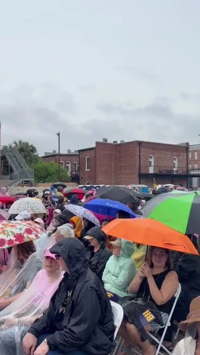 Rainy rally for Angie Nixon in Tampa (Video)