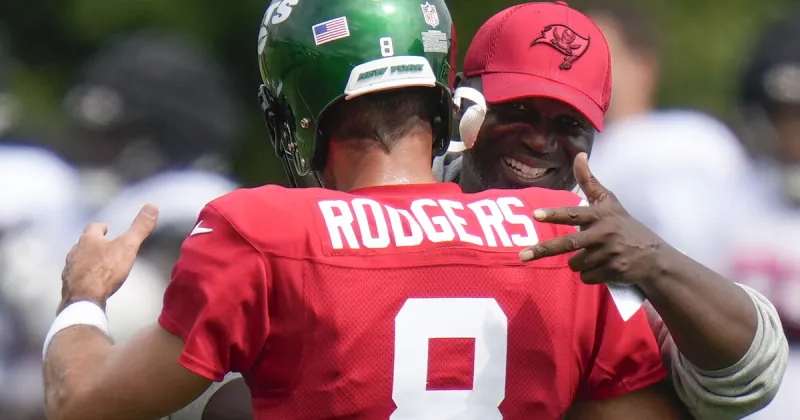 Aaron Rodgers vs. Todd Bowles should be quite a chess match when Steelers visit the Buccaneers