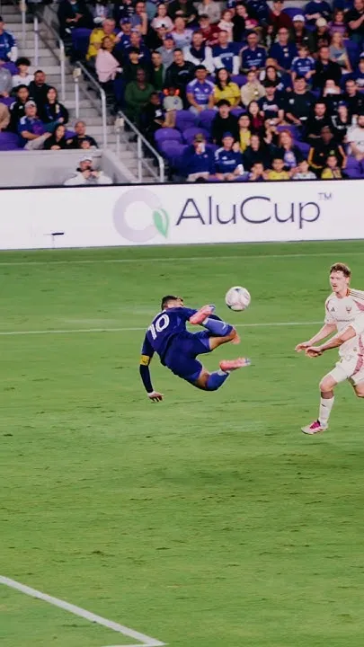 The kind of goal that leaves everyone speechless (and some kissing?!)  Take a bow Tincho  (Video)