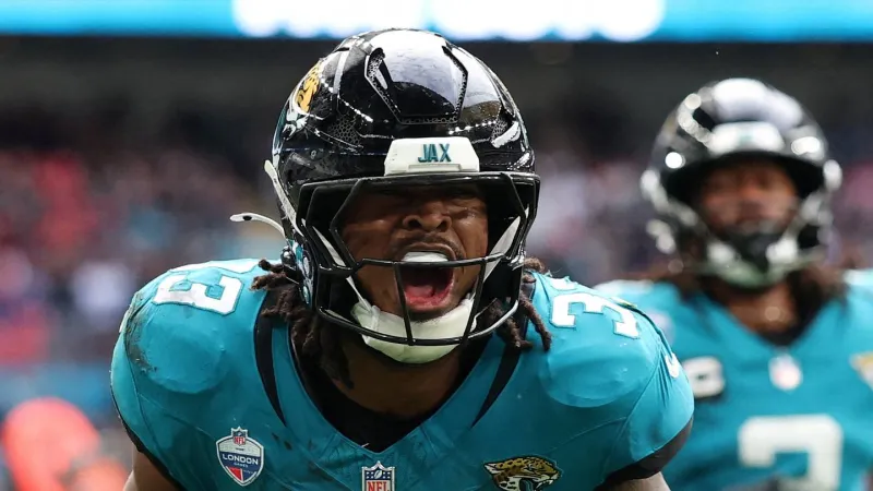 Phantom penalty call robs Bhayshul Tuten of Jaguars TD in loss to Texans