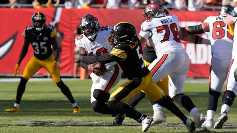 Rodgers throws 2 late TD passes as Steelers storm back to beat Buccaneers 26-19 in OT