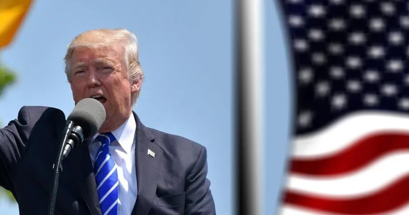 Early voting starts as Trump, Clinton join Florida campaign trail