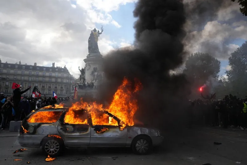 Paris police issue overnight curfew in 2 areas of French capital to try to prevent further disorder