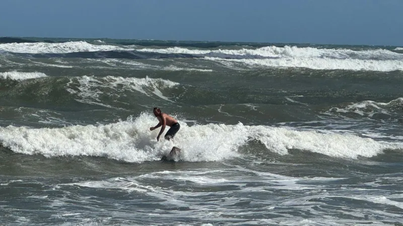 Up to 12-foot waves pound Palm Beach County, Treasure Coast beaches