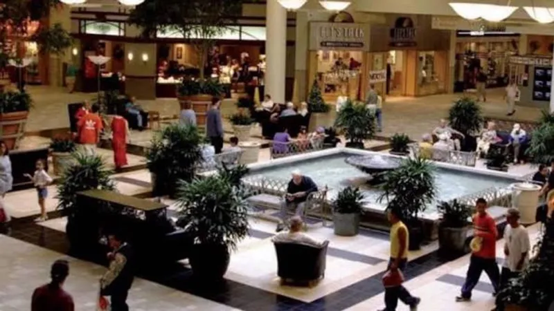 End of an era? Boynton Beach Mall tenants ordered to vacate as redevelopment looms