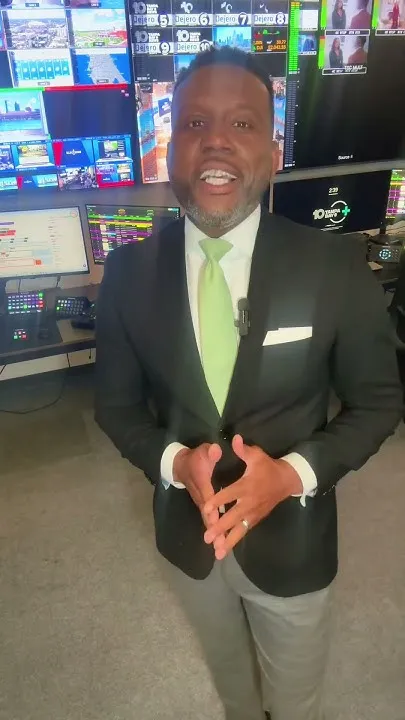 Pope returns to the Vatican (Video)