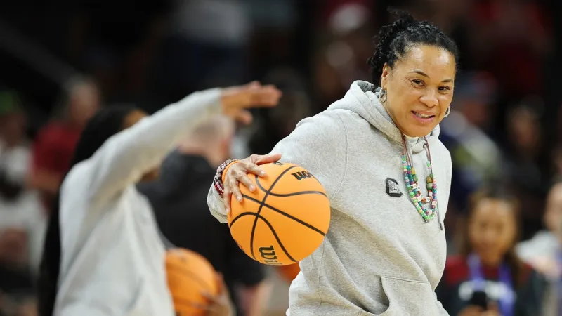 Women's CBK AP Top 25: South Carolina Is No. 1, While New-Look UCLA Slips