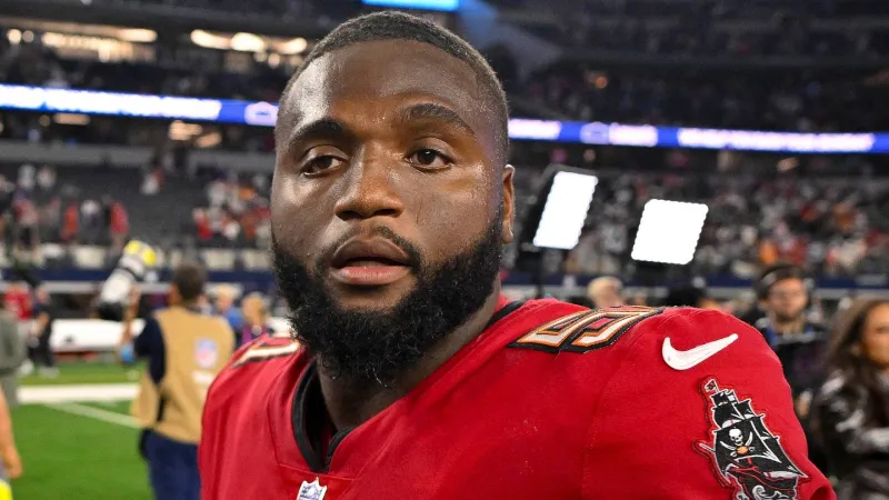 Todd Bowles has no excuse for keeping the Buccaneers' best pass rusher on the bench