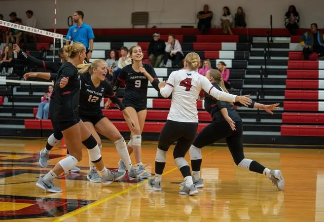 Volleyball Snaps RV Flagler's 19-Match Winning Streak in Five Set Thriller
