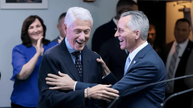 Bill Clinton boosts support for Florida governor candidate David Jolly in Broward