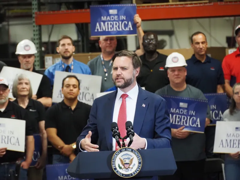 Sagging poll ratings, soaring gas prices put GOP in a fix for keeping US House control