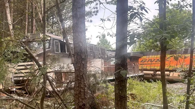 Train collides with tractor trailer, closing multiple railroad crossings in Hall County