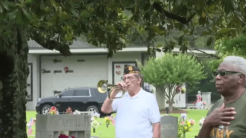 Veterans, families and community members gather in Warner Robins to remember the fallen