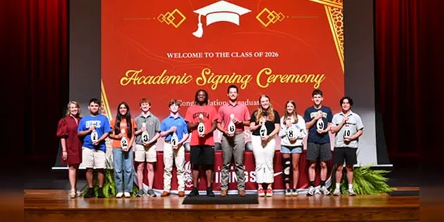 Lowndes High Honors Top 10 Graduates