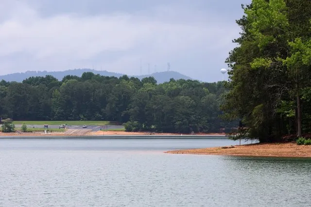 How recent rainy weather is impacting Lake Lanier's water level