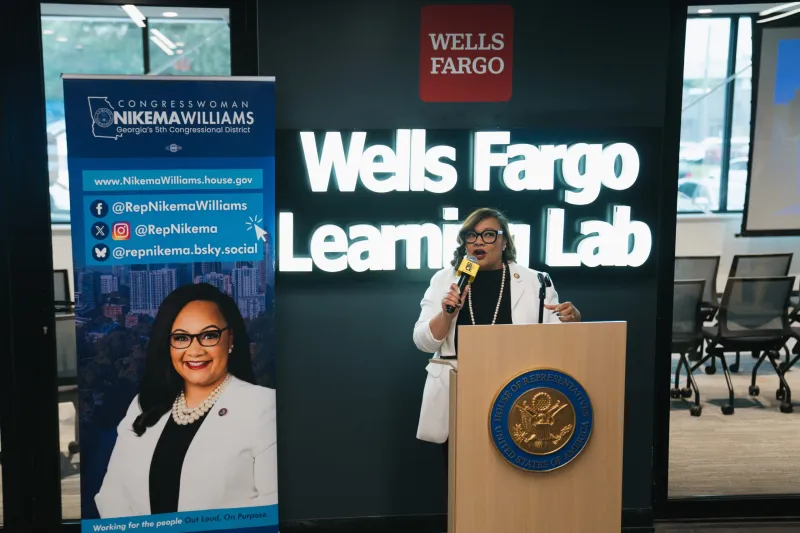 Congresswoman Nikema Williams hosts a fair to help small businesses Hustle and Grow