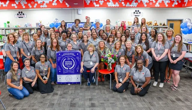 NCS celebrates Oak Hill Elementary School's Statewide Platinum recognition for student growth