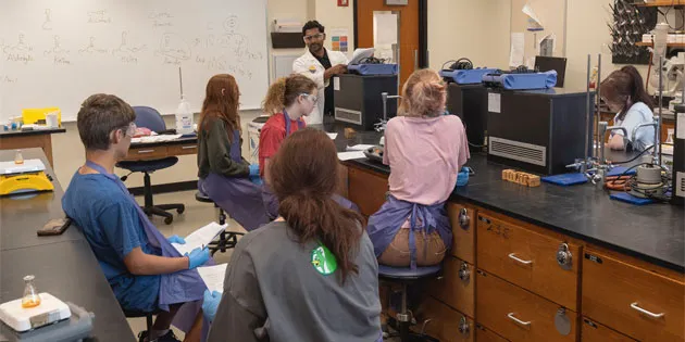 VSU Chemistry Camp Gives High School Students Hands-On STEM Experience